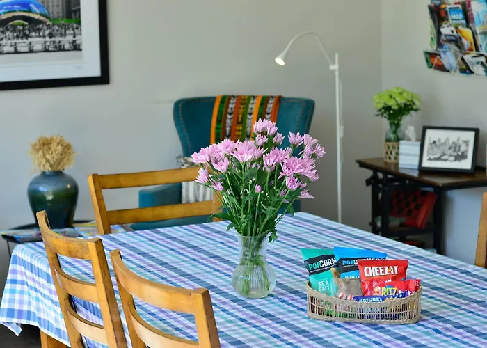 Northside Famlynest Lincoln Sq 4br 2ba 2p Rare Find * Chicago
